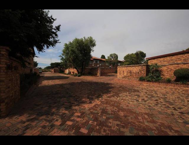 2 BEDROOM PROPERTY TO RENT IN BUCCLEUCH